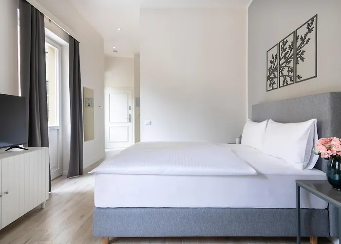 Kinsky Garden Apartments And Suites By Dwellfort Prag